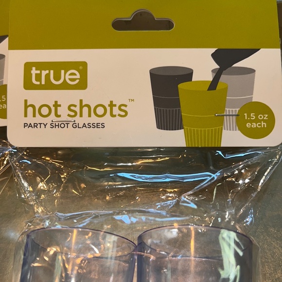 Hotshots party shot glasses-4 colors-8/package-2 x 8 = 16 total-1.5 ounce-NWT - Picture 9 of 11